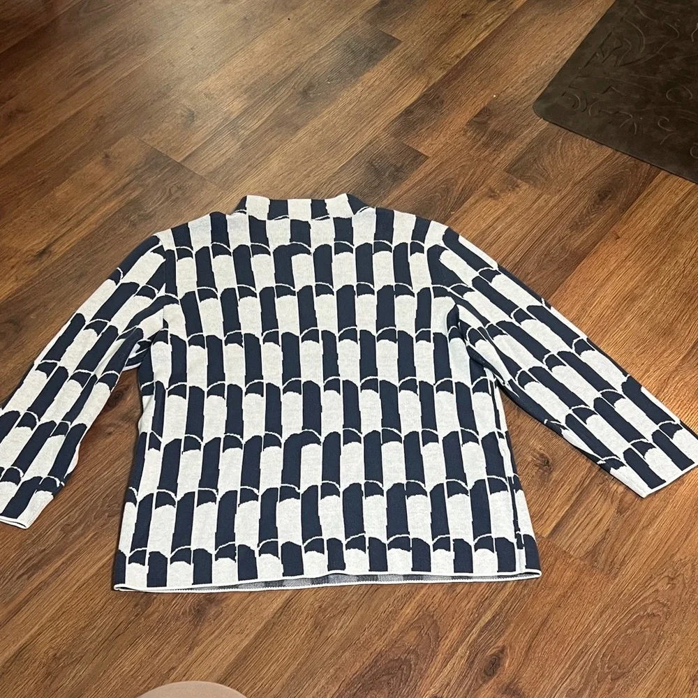 Ann Taylor Factory Navy and Cream women’s Sweater - Small - Picture 7 of 8